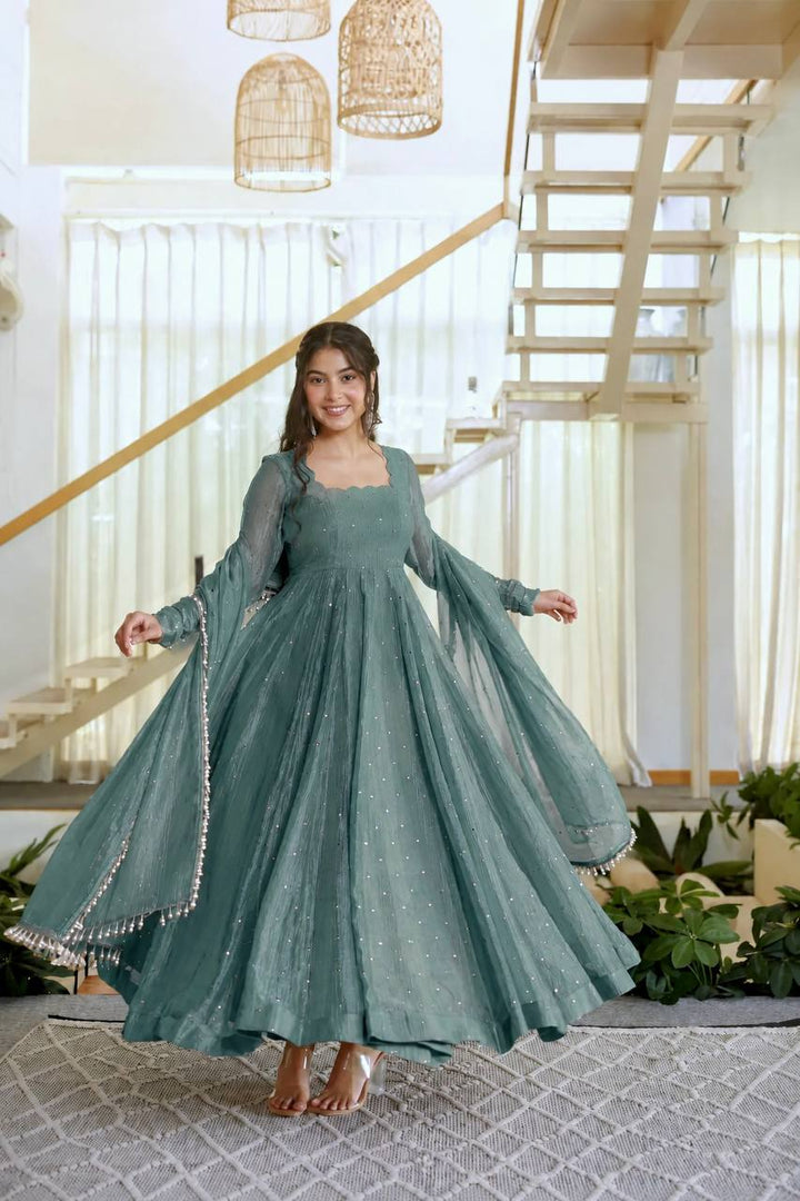 Rama Color Scalloped Neck Salsa Silk Gown
