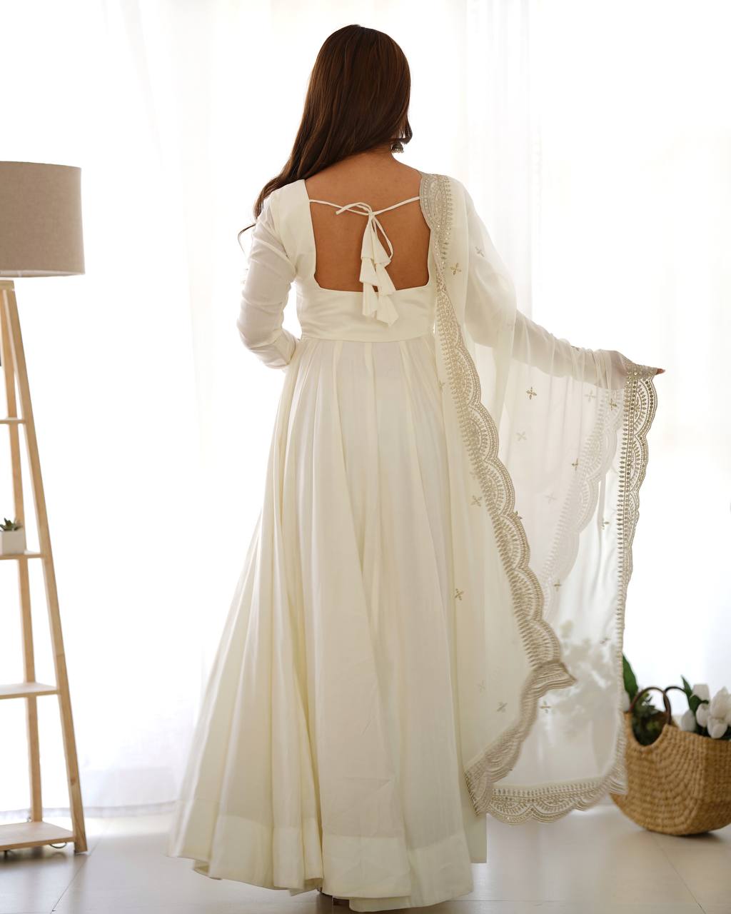 Off White Flared Anarkali Suit Set With Scalloped Dupatta