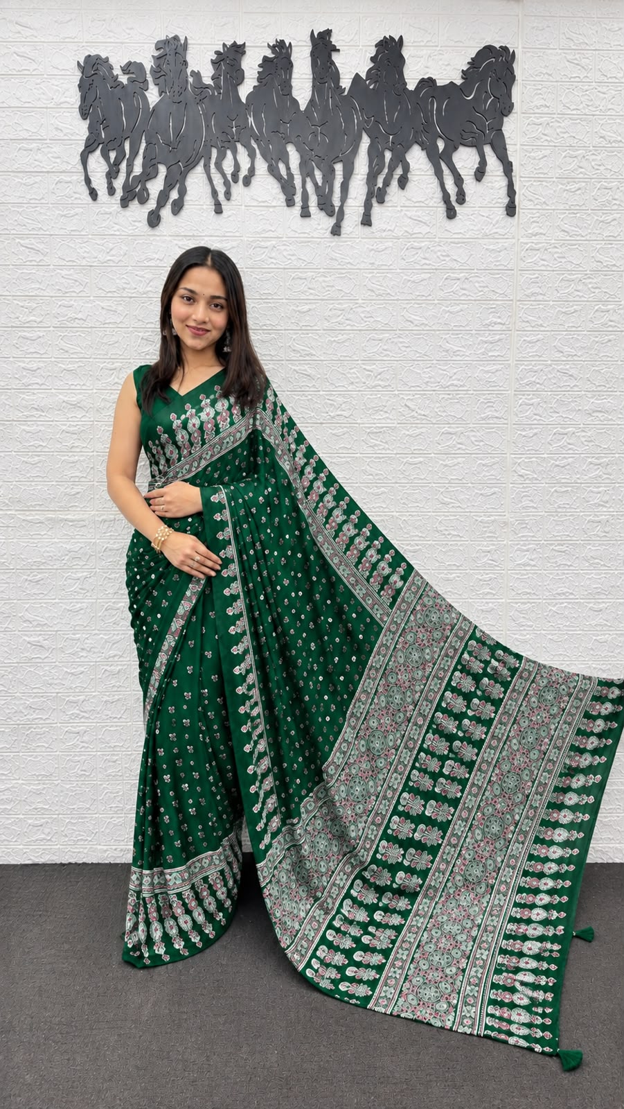 Green Bandhani And Paisley Printed Silk Saree