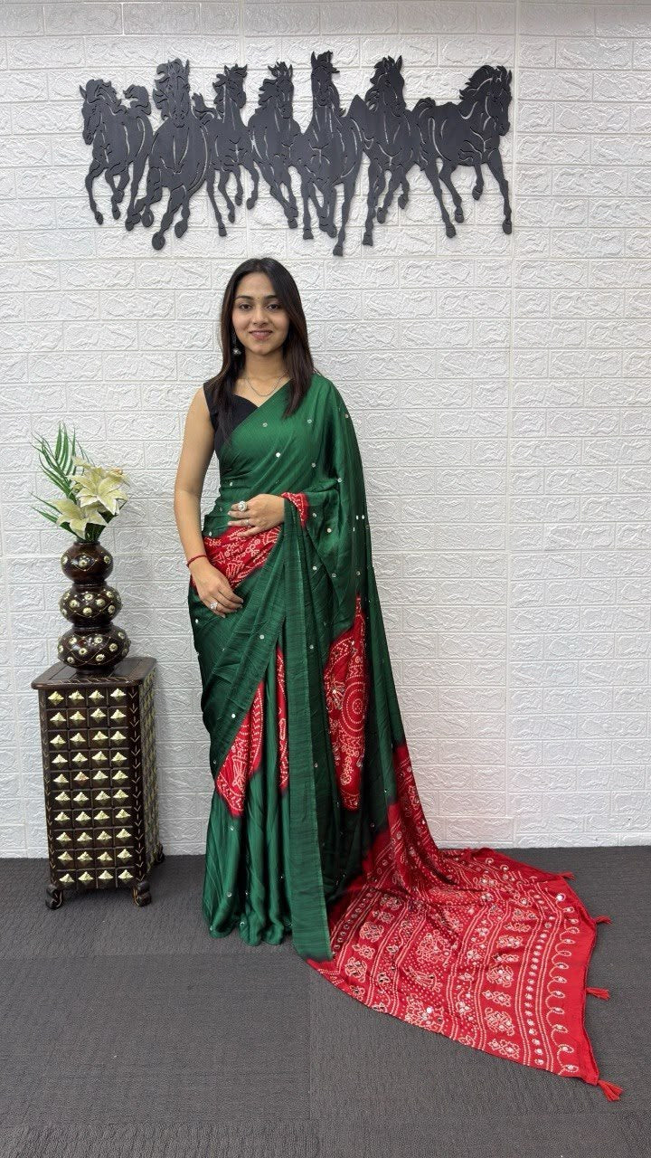 Green And Red Dual-Tone Bandhani Print Silk Saree